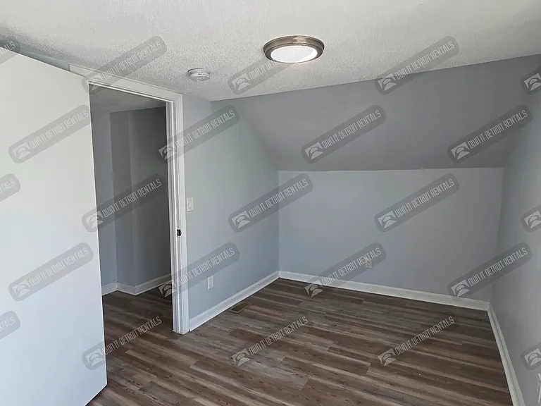 4188 Buckingham Ave — Photo 17
