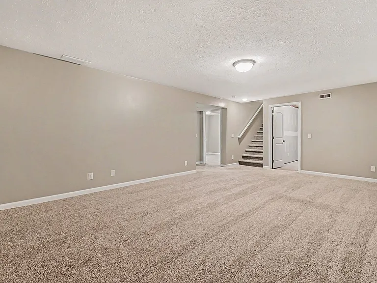 1051 N 170th Ave — Photo 13