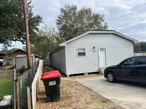 111 Eunice Dr #A, Lafayette, LA 70508