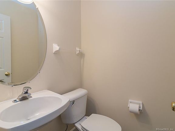 3rd image of 3 White Oak Dr #3