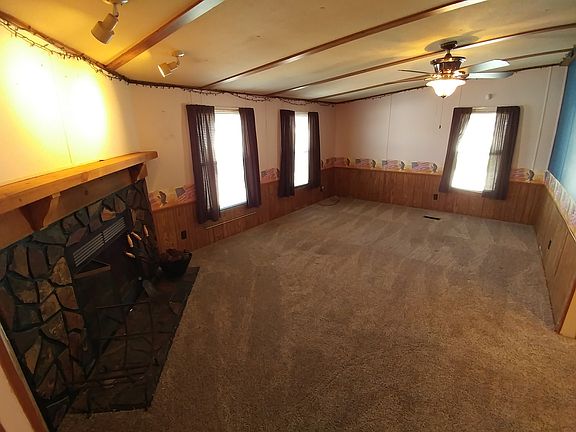 5th image of 40 Berry Ln