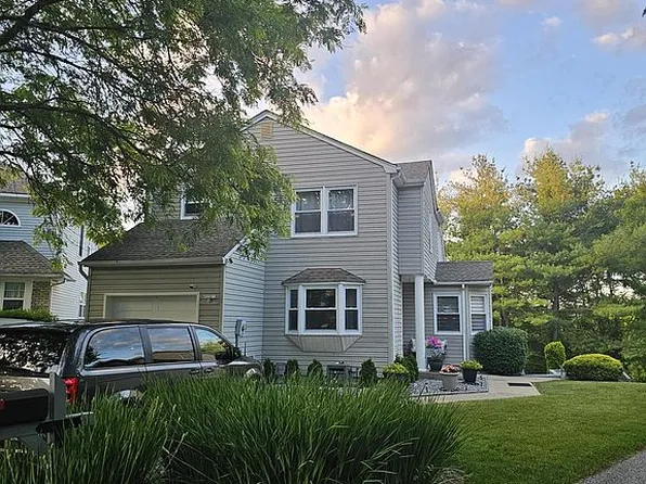 26 Mountain View Ct, Hardyston, NJ 07419