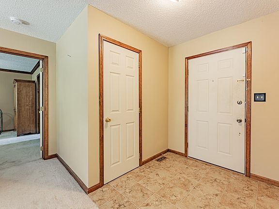 3rd image of 8301 Peach Blossom Ln