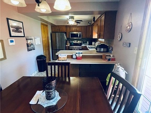 3rd image of 3856 Palmetto Dr