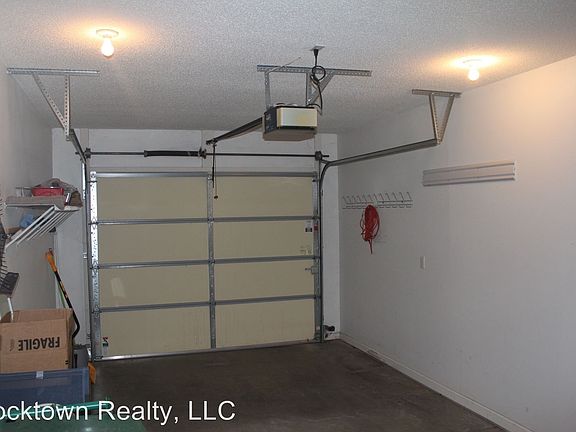 2nd image of 409 Diana Ct