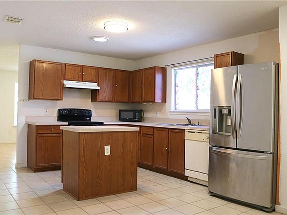 5th image of 2958 Marquis Ln