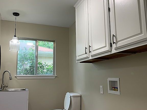 5th image of 141 Jasper Dr