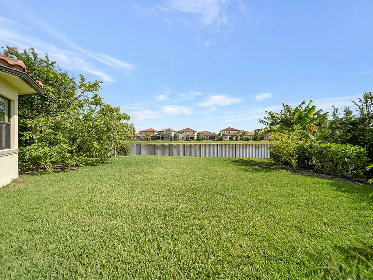 12055 Lake Trail Ln — Photo 41