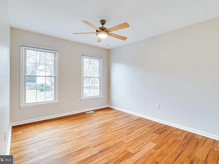 3022 Dower House Dr — Photo 37