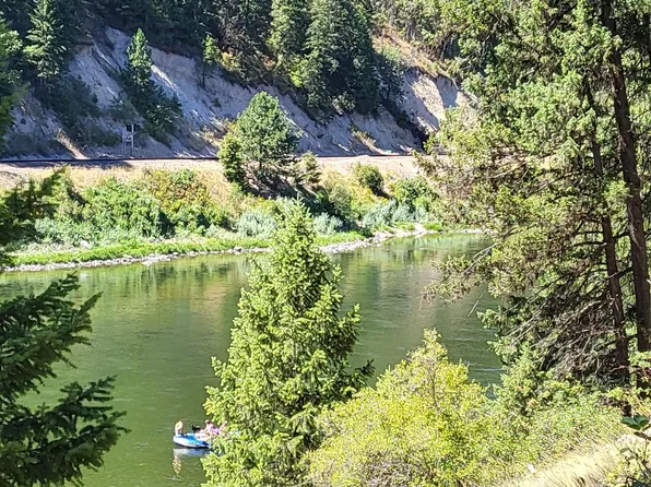 13 Trestle Creek Rd, Saint Regis, MT 59866