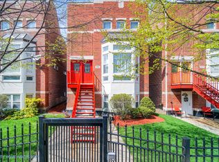 832 E 44th St, Chicago, IL 60653