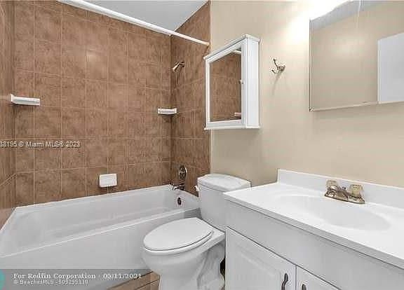4th image of 4126 NW 88th Ave APT 201