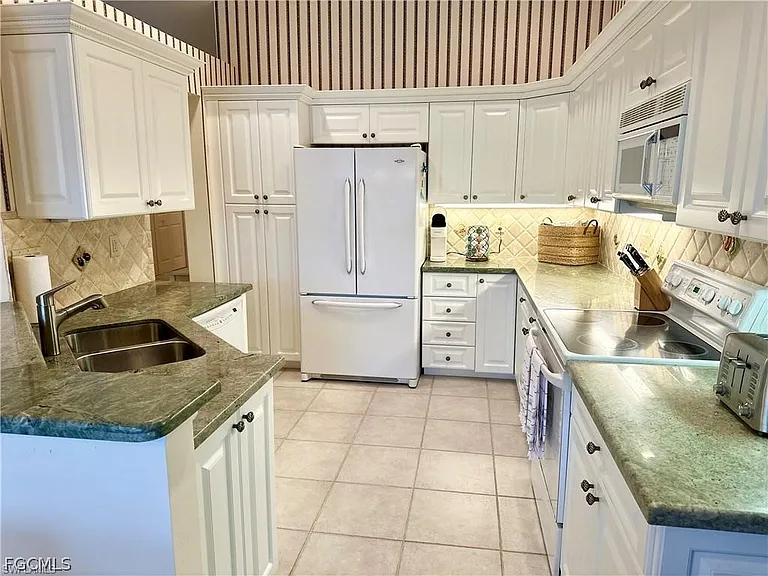 27080 Lake Harbor Ct #202 — Photo 9