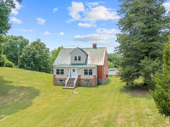 77 Mountain Pass Rd, Blue Ridge, VA 24064