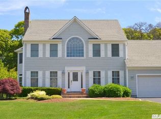 23 Grasslands Cir, Mount Sinai, NY 11766