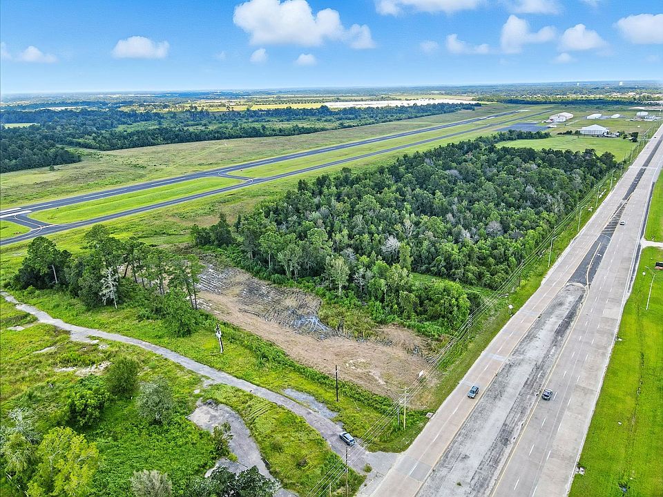2nd image of 3580 State Highway 87 S