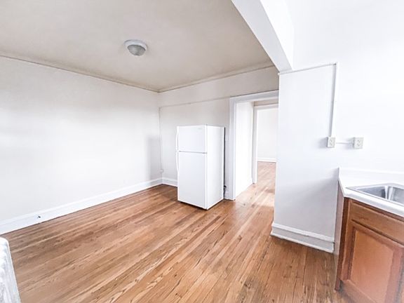 3rd image of 4428 N Seeley Ave APT 3B