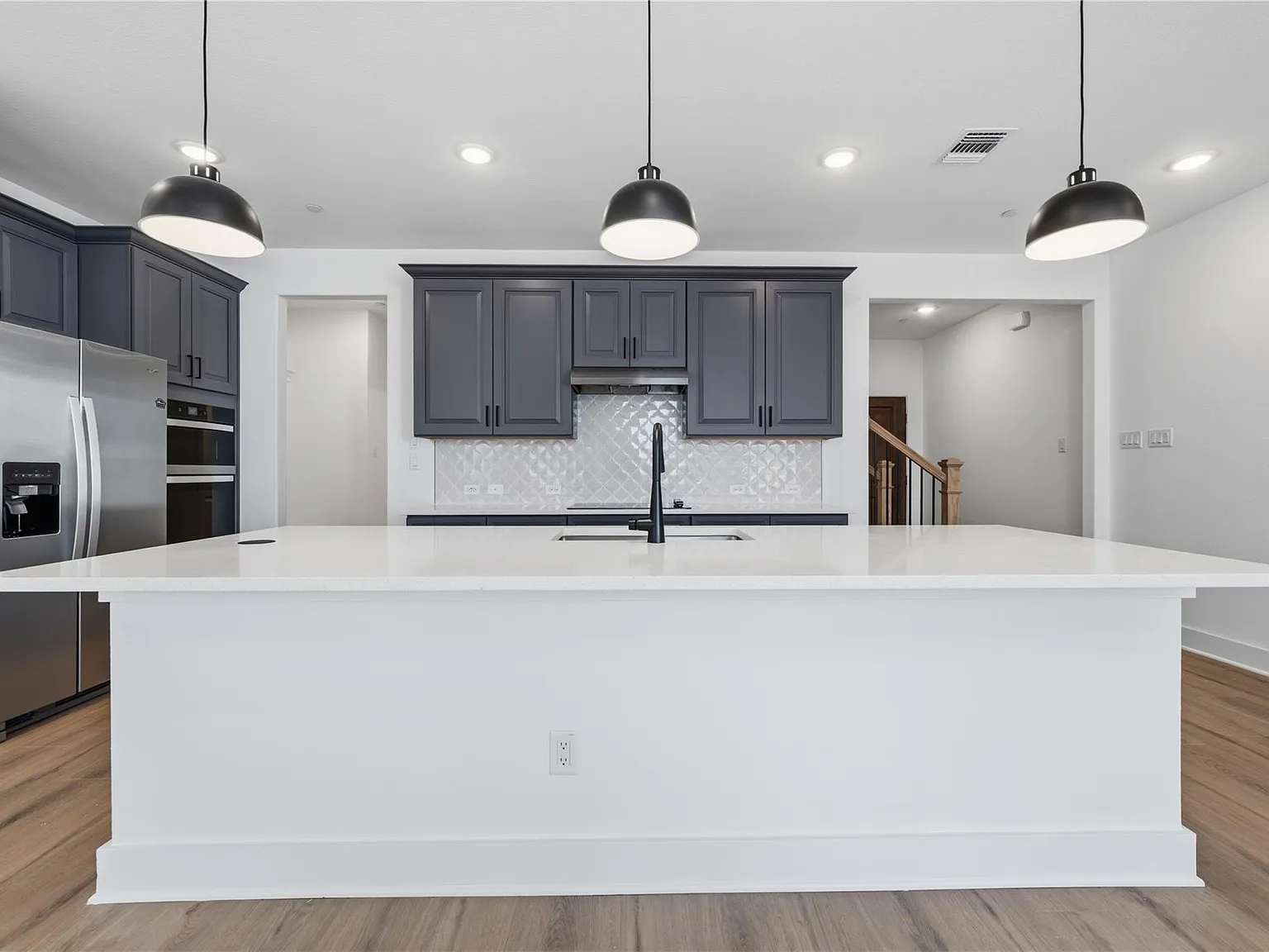 3 bed, 2.5 bath, 1685 sqft, $2,000 — Photo 4