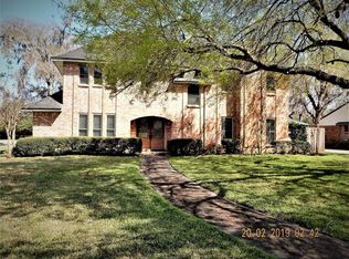 250 Wedgewood St, Lake Jackson, TX 77566