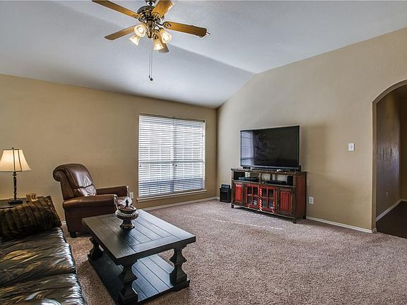 5th image of 333 Windy Hill Ln