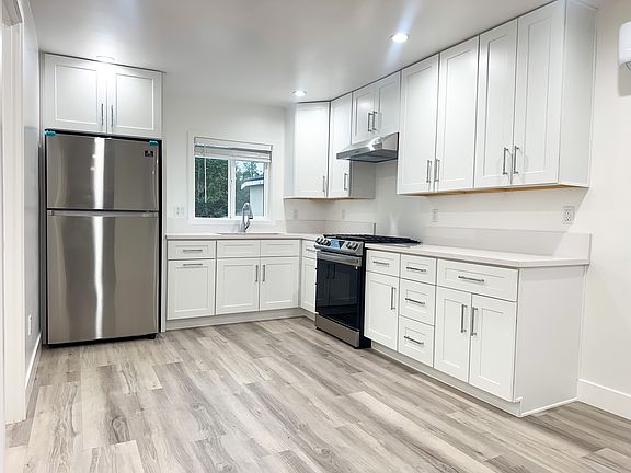 4th image of 3028 E 1st St #3028