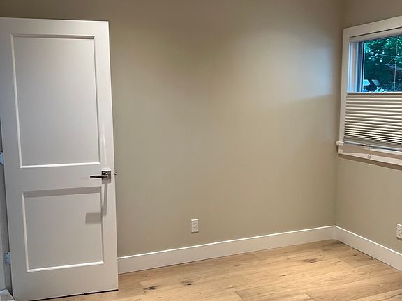 5th image of 51 Alice Ave Unit B