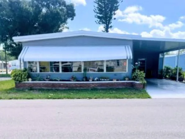 971 Avanti Way, North Fort Myers, FL 33917
