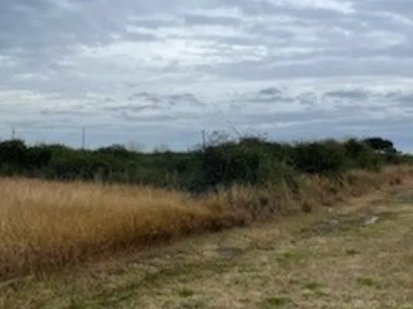 511 Serene Dr E, Victoria, TX 77905