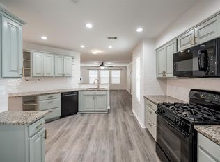 9917 Kingfisher Dr, Conroe, TX 77385