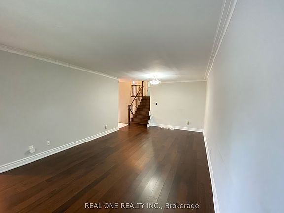 5th image of 63 Sundial Cres #2