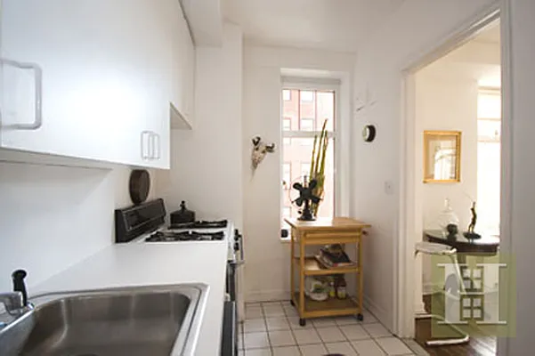 Rented by Halstead Real Estate | media 15