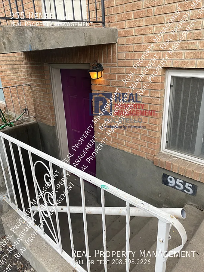 2 Bedroom 1 Bath "1 Car Garage" - Lower Unit For Rent — Photo 2
