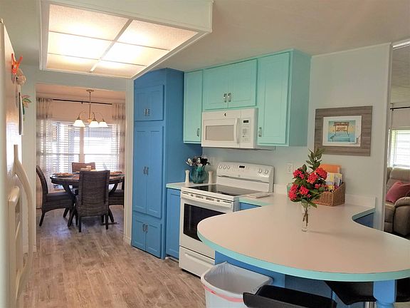 5th image of 452 Coco Plum Way