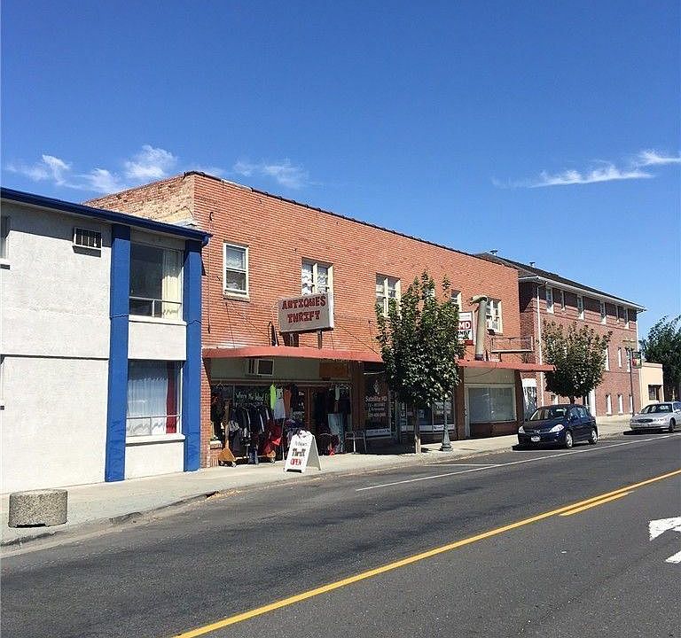 2nd image of 23 Basin St SW APT 6