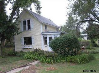 208 W D St, Elmwood, NE 68349