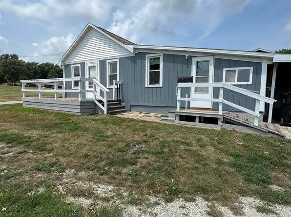 306 S West St, Mount Ayr, IA 50854