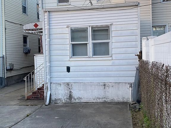 3rd image of 1386 E 98th St #1