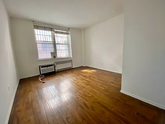 Rented by City Connections Realty | media 10