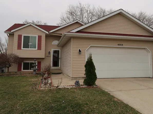 4664 Crosswinds Dr SE, Kentwood, MI 49508
