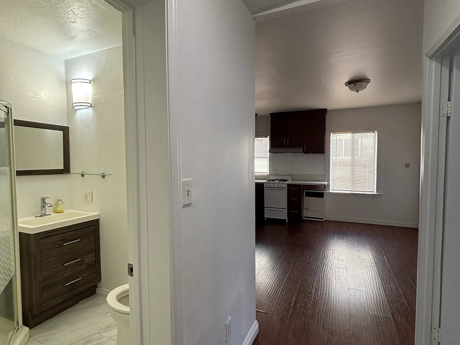 2 bed, 600 sqft, $3,395 — Photo 2