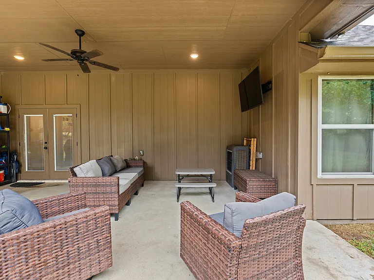 15765 Salado Dr — Photo 29