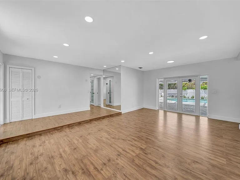 15010 NE 7th Ave #0 — Photo 24