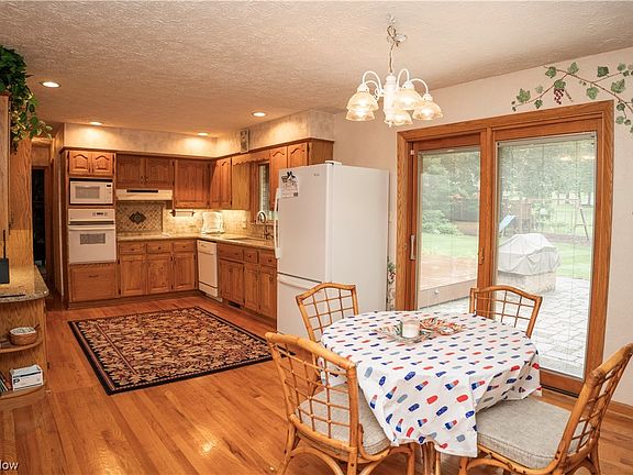 3rd image of 4795 Cherimoya Ave