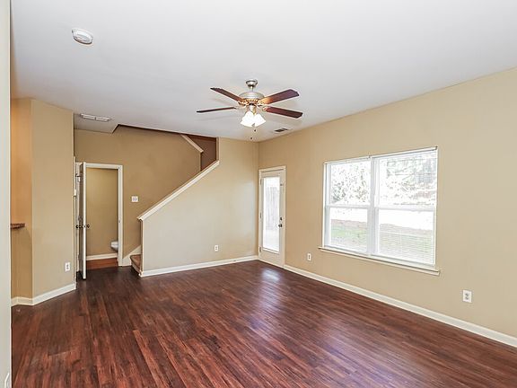 5th image of 498 Highland Falls Dr