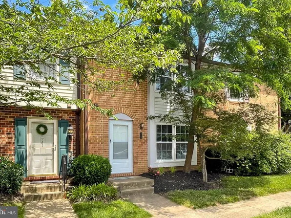 5743 Independence Cir, Alexandria, VA 22312