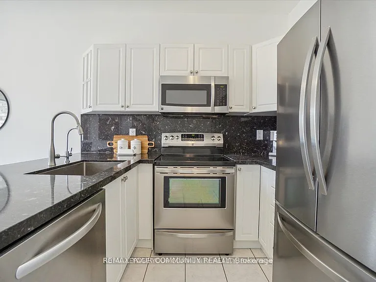 2172 Dawson Cres — Photo 14