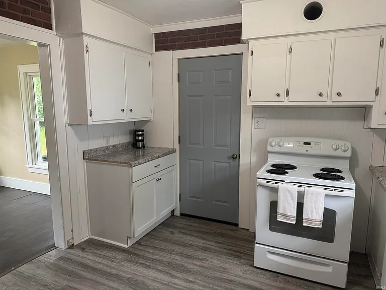 1134 N Johnson St — Photo 11