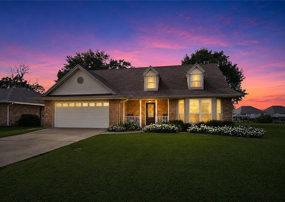 1st image of 226 Moonraker Dr
