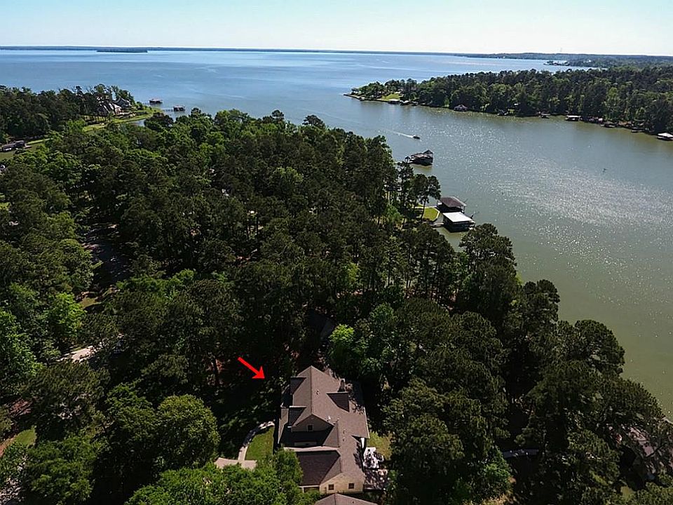 1st image of 410 Lake Grove Dr