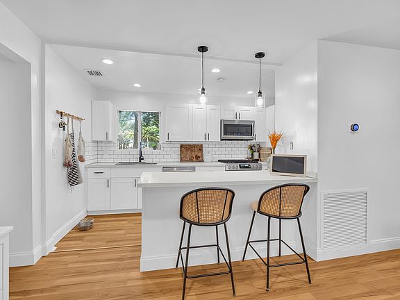 4th image of 518 S N Street